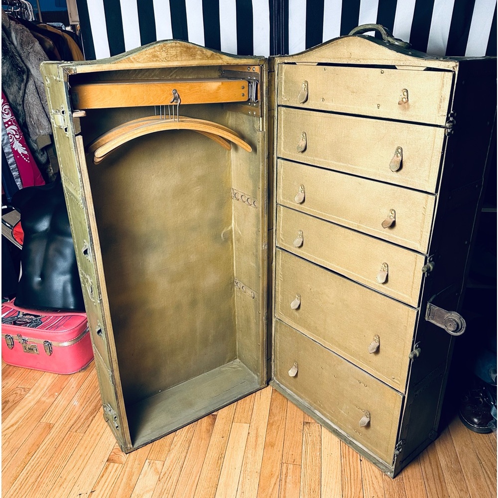 Antique Early 1900s Innovation Trunk Co. Green Wardrobe Steamer Trunk Suitcase - Picture 1 of 10